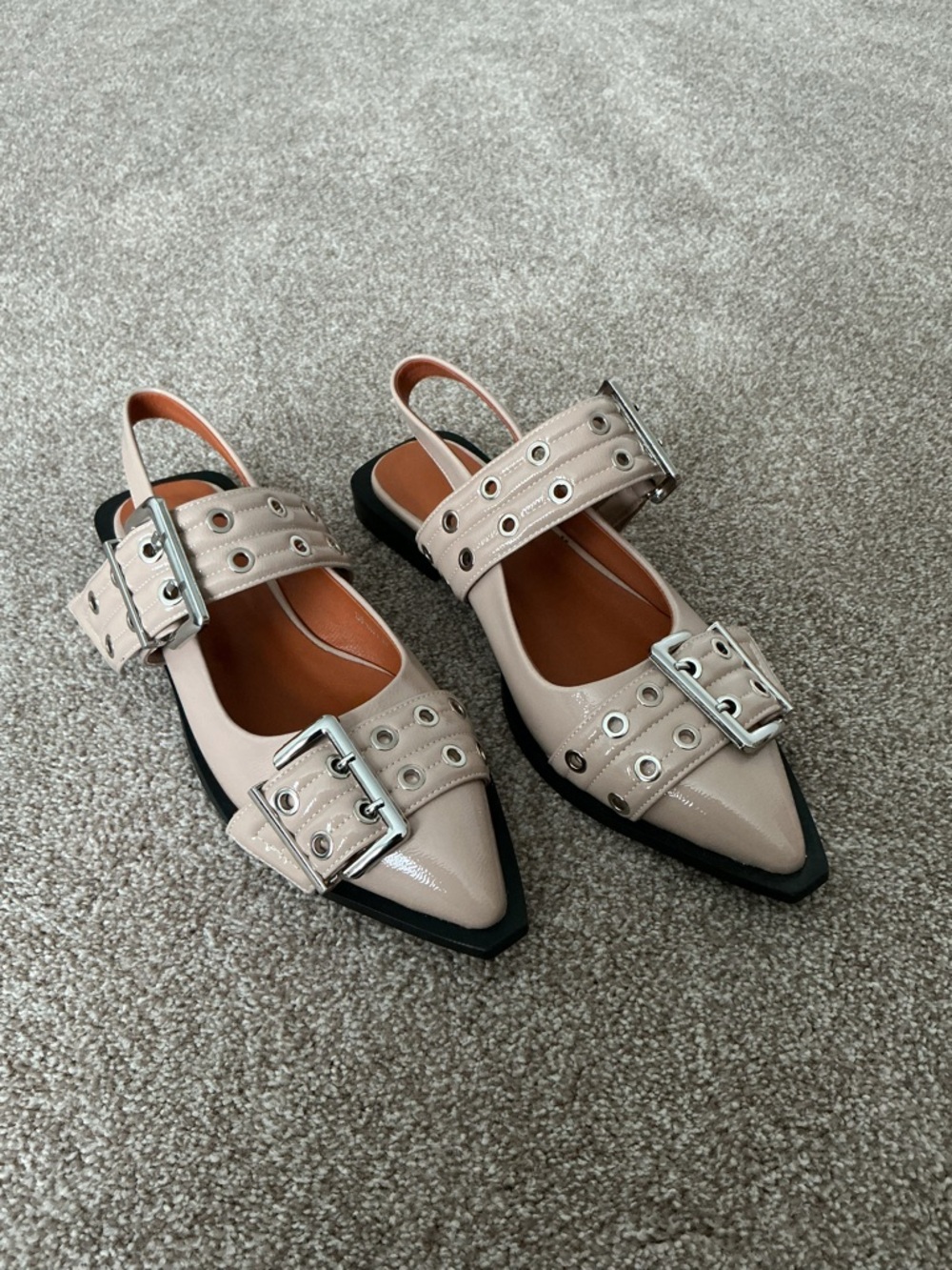 Pointed Slingback Buckle Flats in Beige